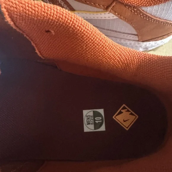 Nike Air Humara FM Sneakers - Picture 3 of 8